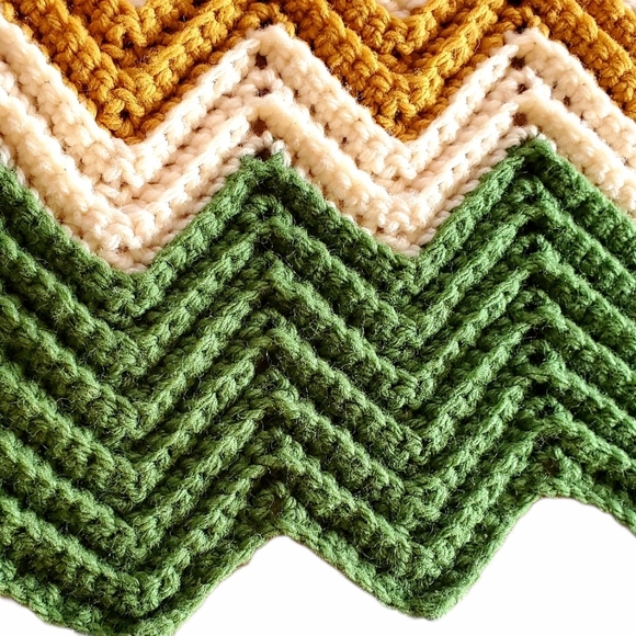 Vintage Chevron Design Throw/Baby Blanket - Picture 2 of 2